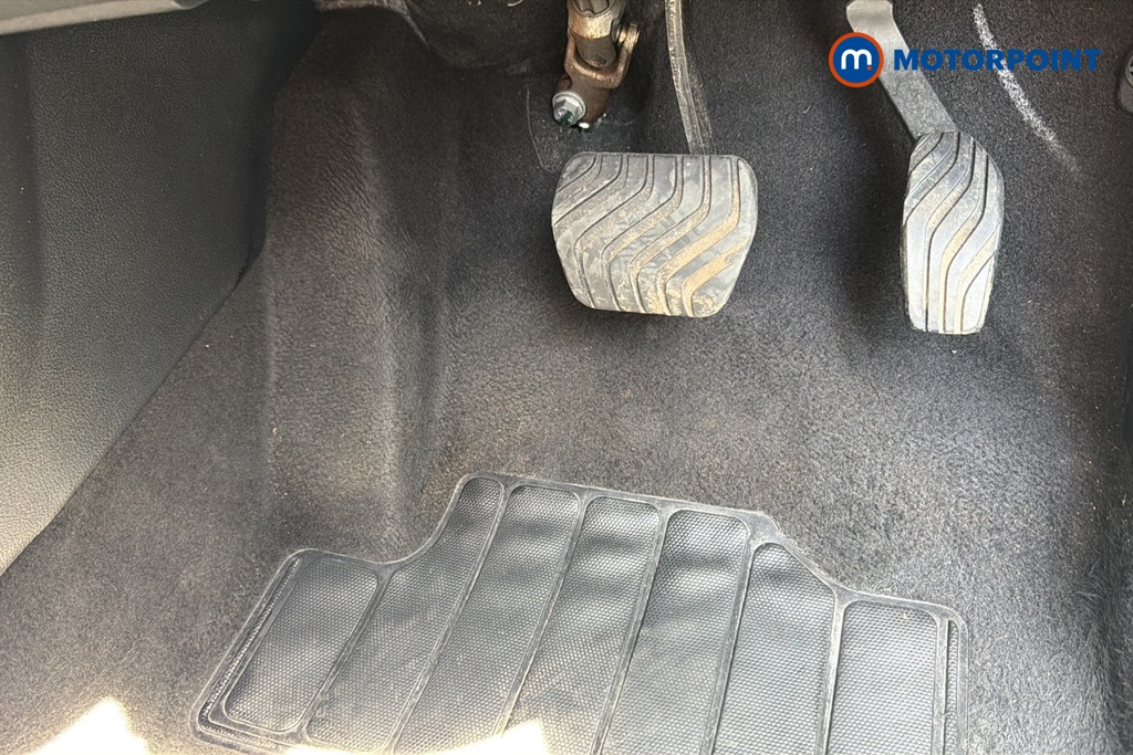 Nissan Juke N-Connecta Automatic Petrol SUV - Stock Number (1642435) - 24th supplementary image