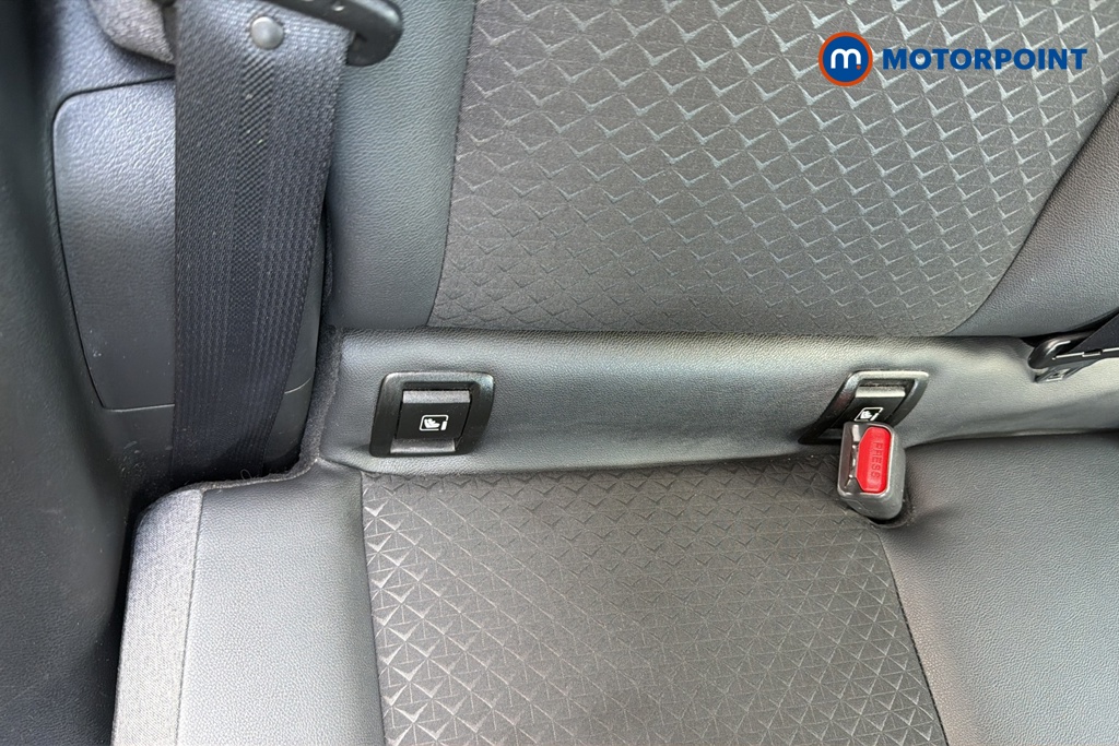 Nissan Juke N-Connecta Automatic Petrol SUV - Stock Number (1642435) - 27th supplementary image