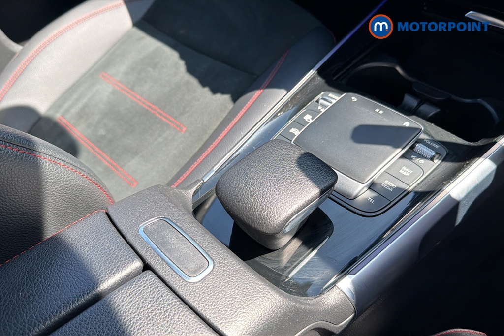 Mercedes-Benz GLB Amg Line Automatic Petrol SUV - Stock Number (1642657) - 15th supplementary image