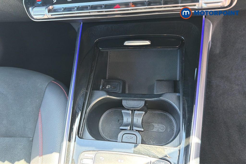 Mercedes-Benz GLB Amg Line Automatic Petrol SUV - Stock Number (1642657) - 16th supplementary image