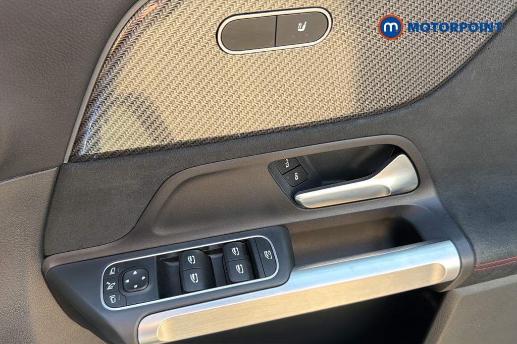 Mercedes-Benz GLB Amg Line Automatic Petrol SUV - Stock Number (1642657) - 19th supplementary image