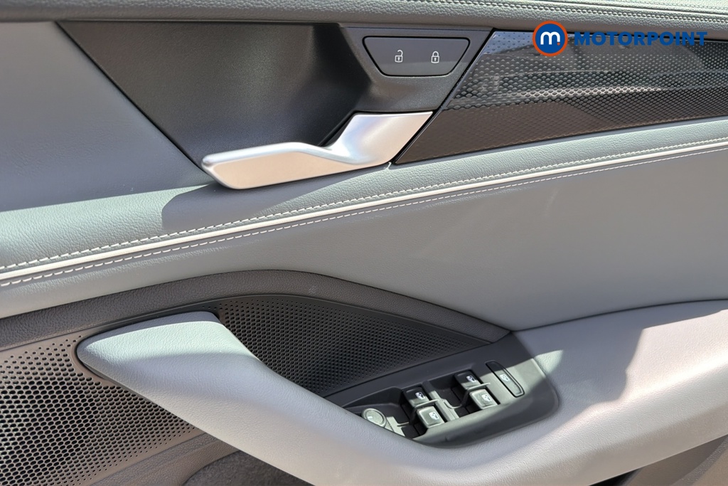 Volkswagen Passat Life Automatic Petrol Plug-In Hybrid Estate - Stock Number (1644286) - 19th supplementary image