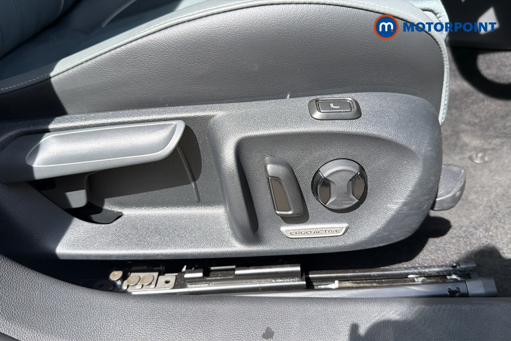 Volkswagen Passat Life Automatic Petrol Plug-In Hybrid Estate - Stock Number (1644286) - 23rd supplementary image