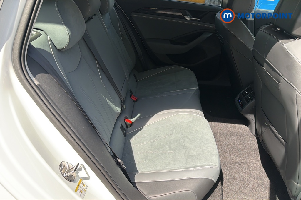 Volkswagen Passat Life Automatic Petrol Plug-In Hybrid Estate - Stock Number (1644286) - 25th supplementary image