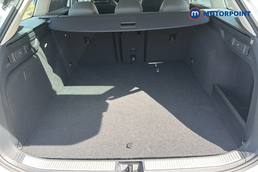 Volkswagen Passat Life Automatic Petrol Plug-In Hybrid Estate - Stock Number (1644286) - 30th supplementary image