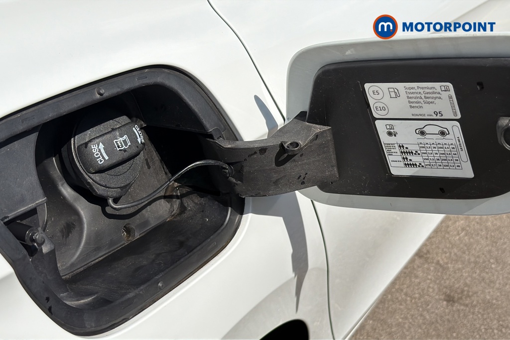 Volkswagen Passat Life Automatic Petrol Plug-In Hybrid Estate - Stock Number (1644286) - 41st supplementary image