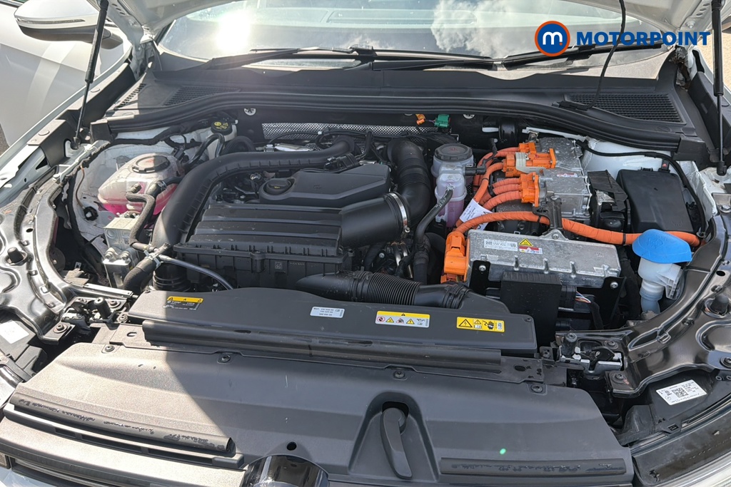 Volkswagen Passat Life Automatic Petrol Plug-In Hybrid Estate - Stock Number (1644286) - 48th supplementary image