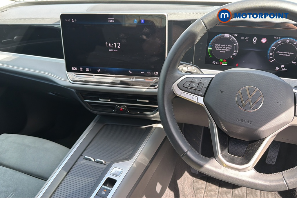 Volkswagen Passat Life Automatic Petrol Plug-In Hybrid Estate - Stock Number (1644286) - 1st supplementary image
