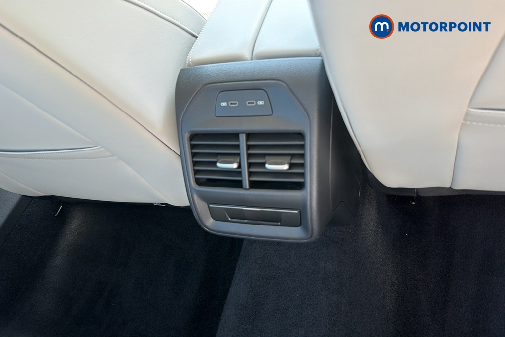 Volkswagen Passat Life Automatic Petrol Plug-In Hybrid Estate - Stock Number (1645563) - 28th supplementary image