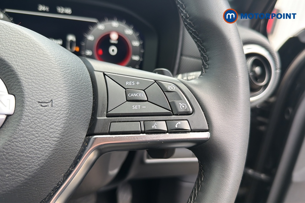 Nissan Juke N-Connecta Automatic Petrol SUV - Stock Number (1645846) - 3rd supplementary image