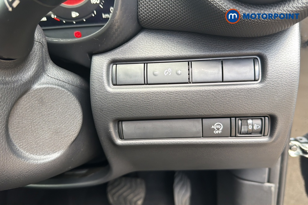 Nissan Juke N-Connecta Automatic Petrol SUV - Stock Number (1645846) - 11th supplementary image