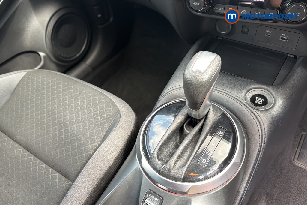 Nissan Juke N-Connecta Automatic Petrol SUV - Stock Number (1645846) - 15th supplementary image