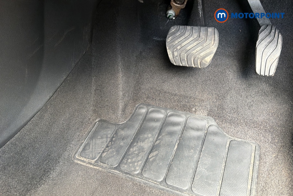 Nissan Juke N-Connecta Automatic Petrol SUV - Stock Number (1645846) - 24th supplementary image