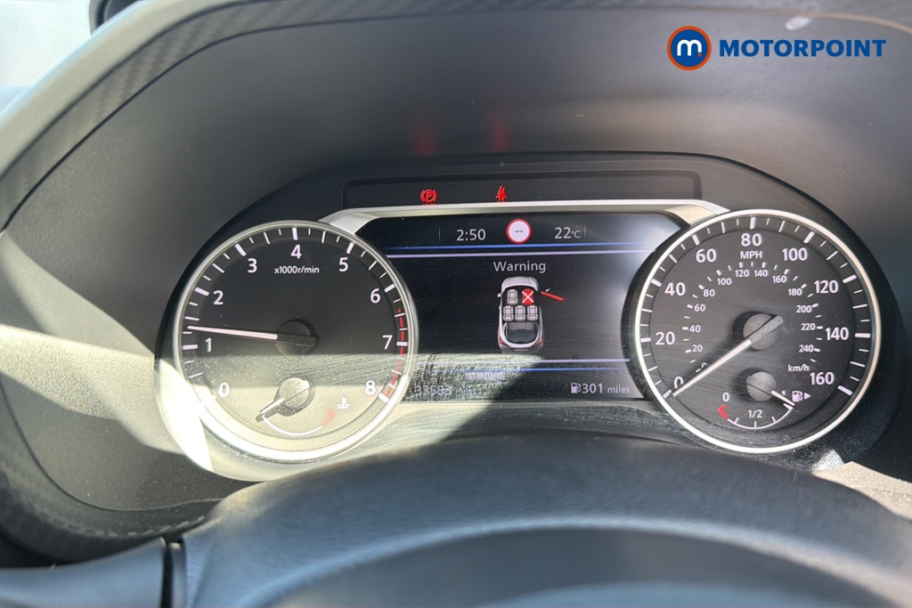 Nissan Juke N-Connecta Manual Petrol SUV - Stock Number (1642331) - 7th supplementary image