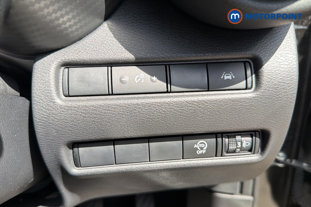 Nissan Juke N-Connecta Manual Petrol SUV - Stock Number (1642331) - 11th supplementary image