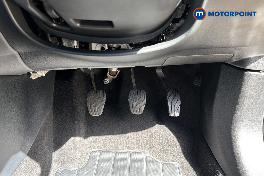 Nissan Juke N-Connecta Manual Petrol SUV - Stock Number (1642331) - 24th supplementary image