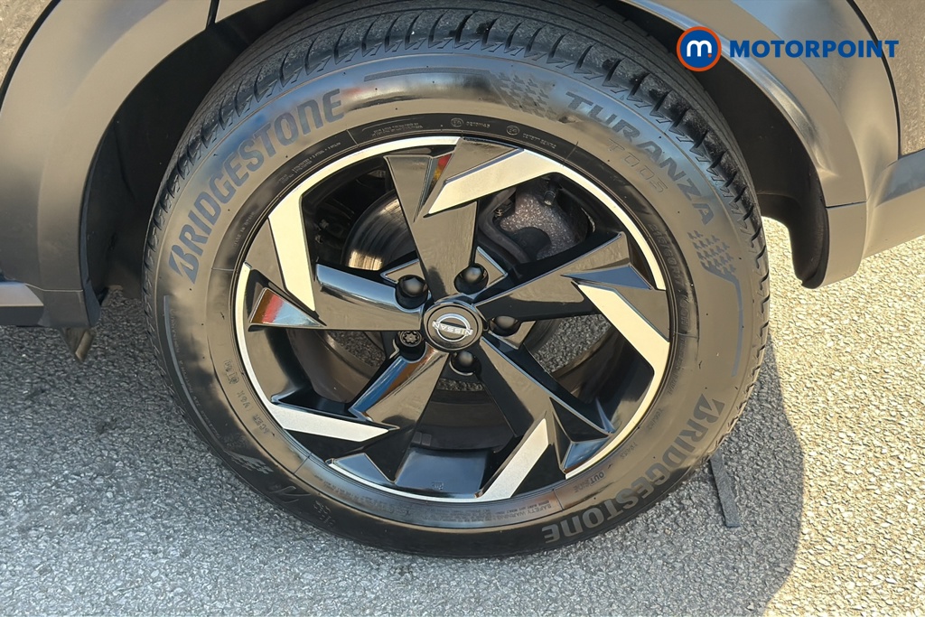 Nissan Juke N-Connecta Manual Petrol SUV - Stock Number (1642331) - 45th supplementary image