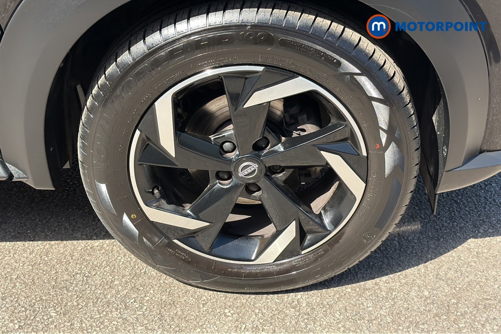 Nissan Juke N-Connecta Manual Petrol SUV - Stock Number (1642331) - 47th supplementary image