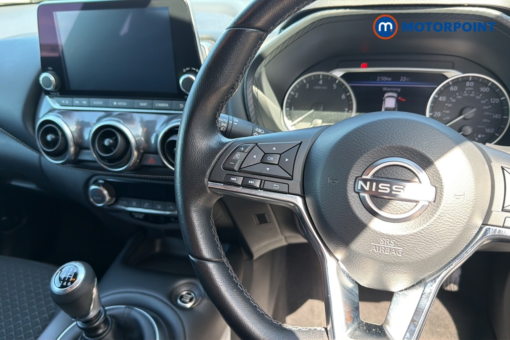 Nissan Juke N-Connecta Manual Petrol SUV - Stock Number (1642331) - 1st supplementary image