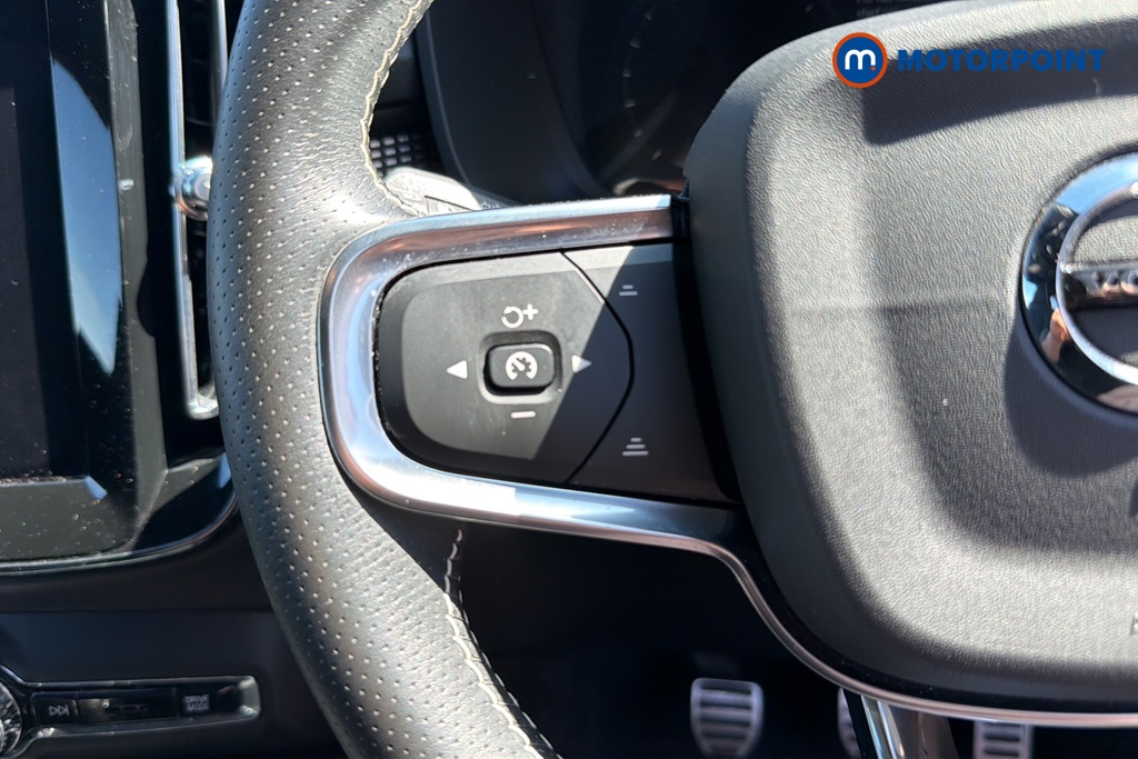 Volvo Xc40 R Design Pro Manual Petrol SUV - Stock Number (1643562) - 4th supplementary image