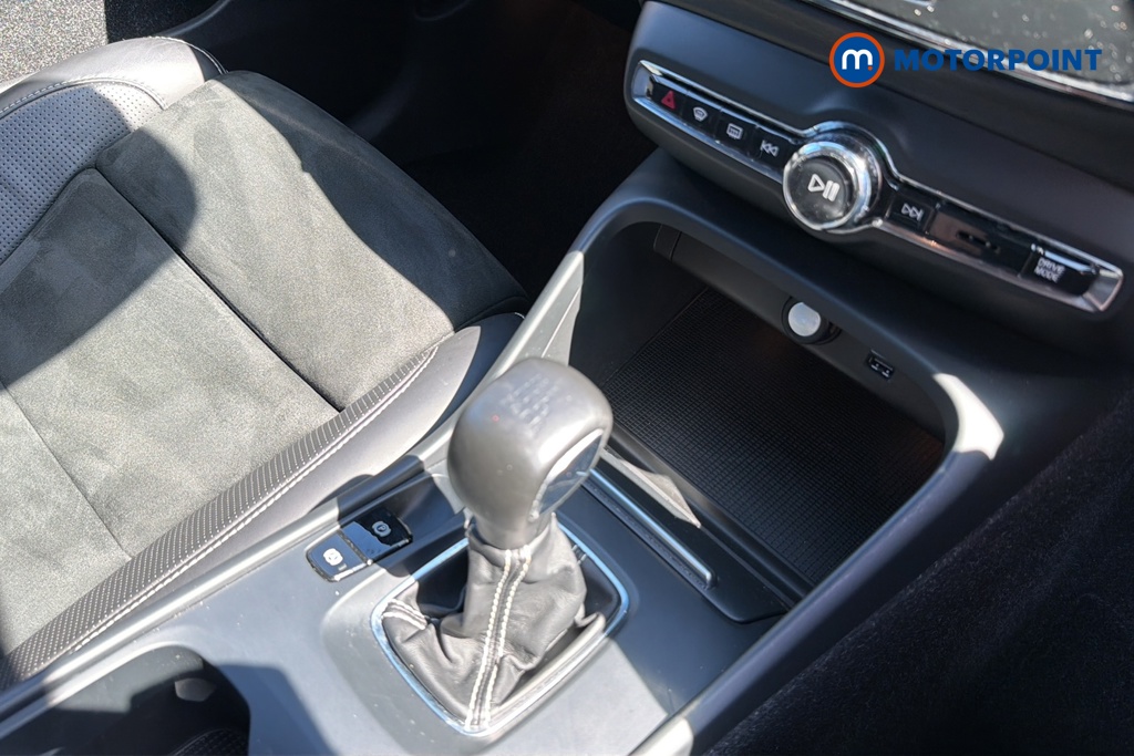 Volvo Xc40 R Design Pro Manual Petrol SUV - Stock Number (1643562) - 15th supplementary image
