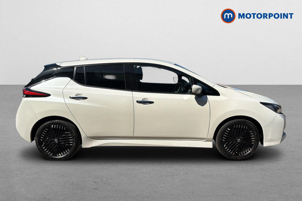 Nissan Leaf N-Connecta Automatic Electric Hatchback - Stock Number (1643658) - Passenger side