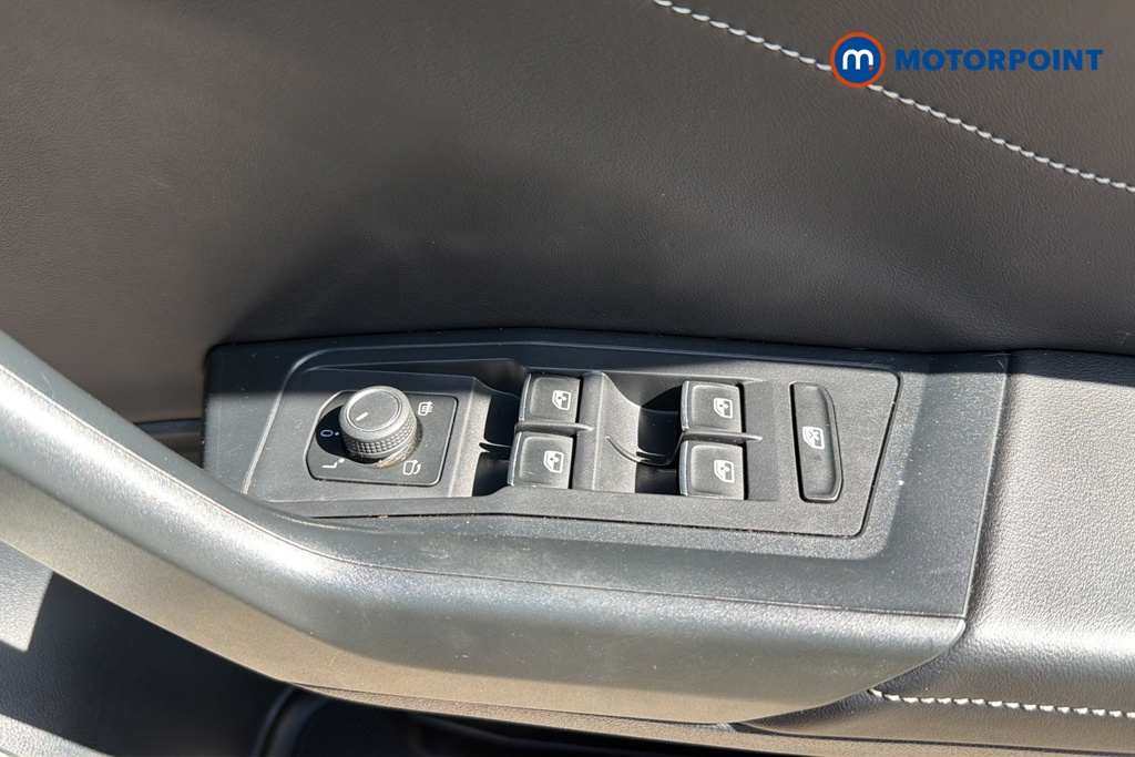 Volkswagen T-Roc R-Line Automatic Petrol SUV - Stock Number (1645910) - 19th supplementary image