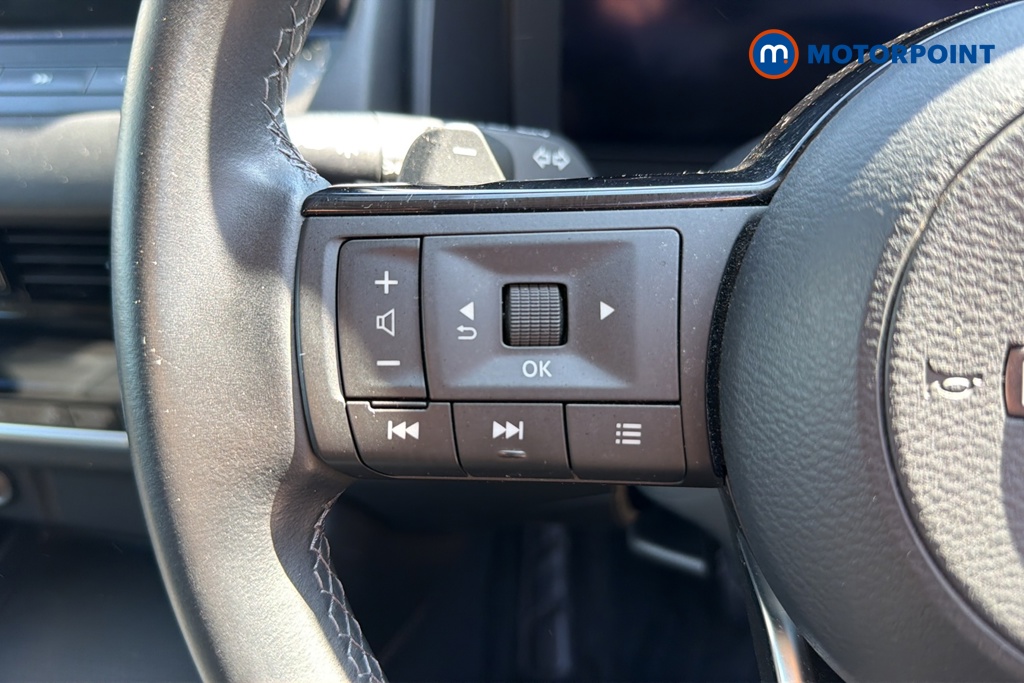 Nissan Qashqai N-Connecta Automatic Petrol SUV - Stock Number (1646000) - 4th supplementary image