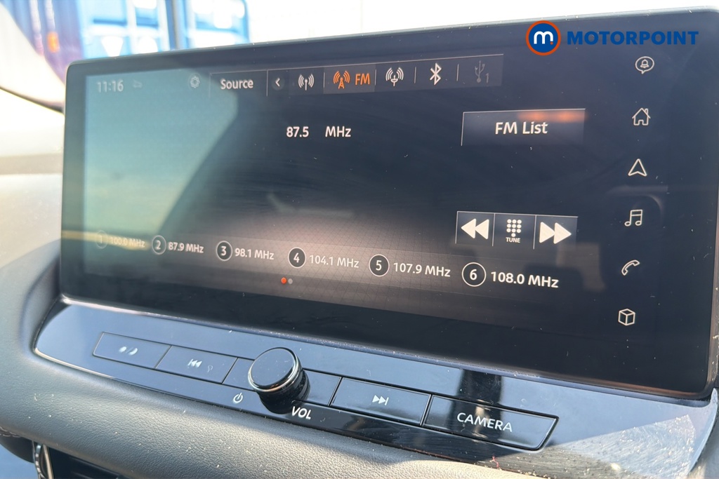 Nissan Qashqai N-Connecta Automatic Petrol SUV - Stock Number (1646000) - 8th supplementary image