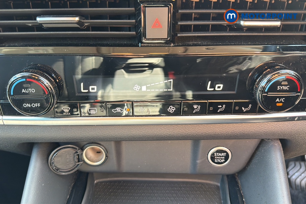 Nissan Qashqai N-Connecta Automatic Petrol SUV - Stock Number (1646000) - 12th supplementary image