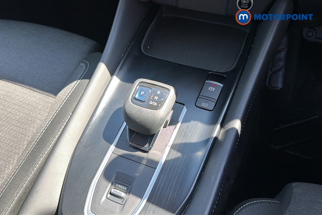 Nissan Qashqai N-Connecta Automatic Petrol SUV - Stock Number (1646000) - 15th supplementary image