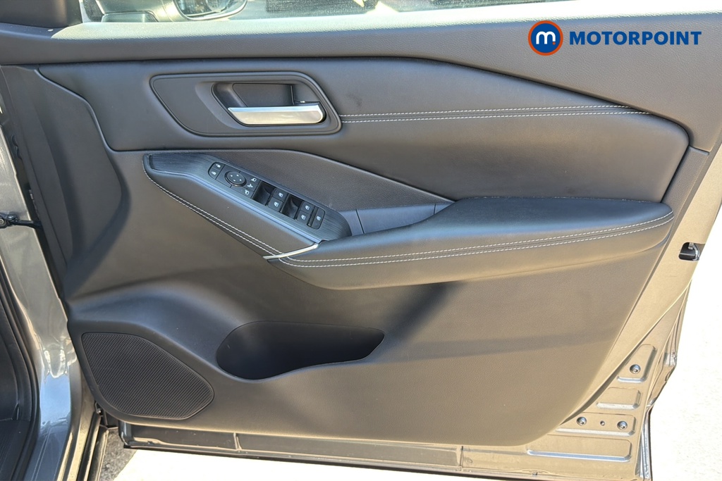 Nissan Qashqai N-Connecta Automatic Petrol SUV - Stock Number (1646000) - 18th supplementary image