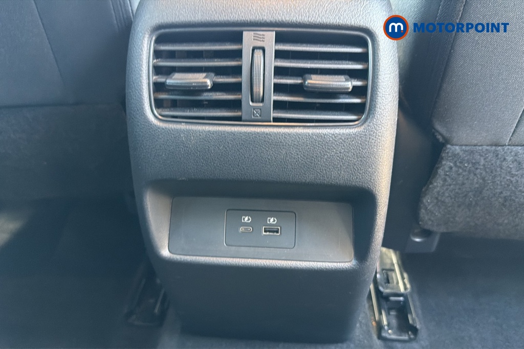 Nissan Qashqai N-Connecta Automatic Petrol SUV - Stock Number (1646000) - 28th supplementary image