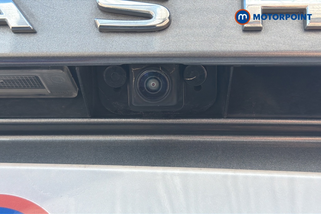 Nissan Qashqai N-Connecta Automatic Petrol SUV - Stock Number (1646000) - 37th supplementary image