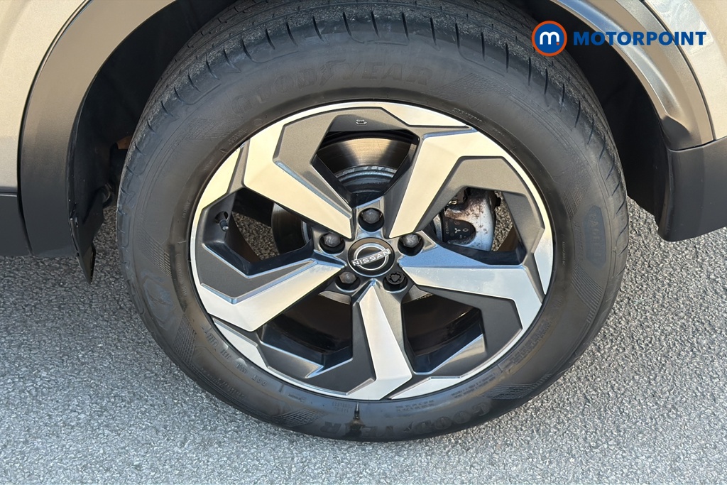 Nissan Qashqai N-Connecta Automatic Petrol SUV - Stock Number (1646000) - 45th supplementary image