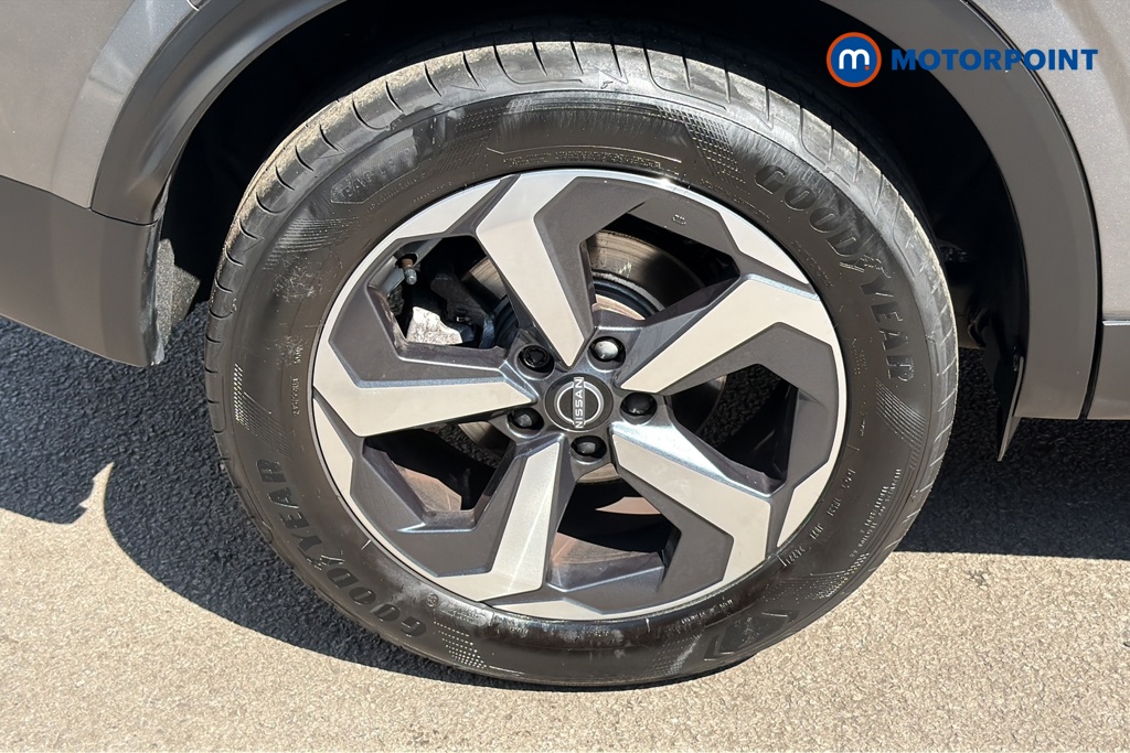 Nissan Qashqai N-Connecta Automatic Petrol SUV - Stock Number (1646000) - 46th supplementary image