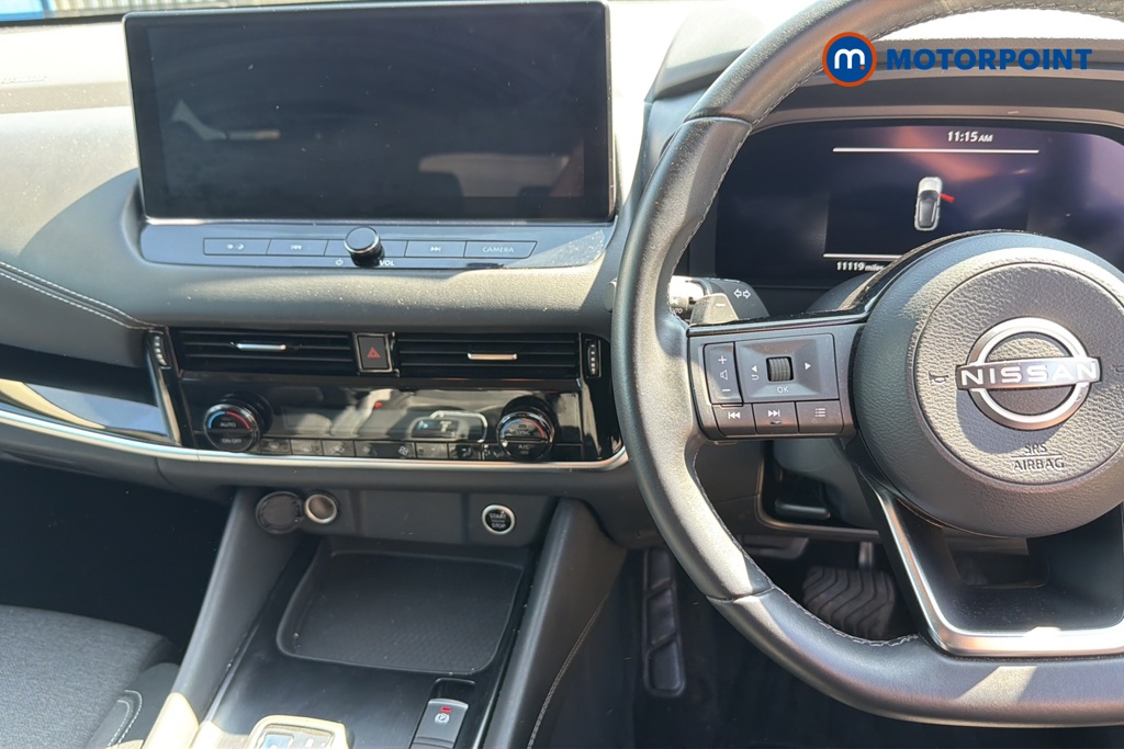 Nissan Qashqai N-Connecta Automatic Petrol SUV - Stock Number (1646000) - 1st supplementary image