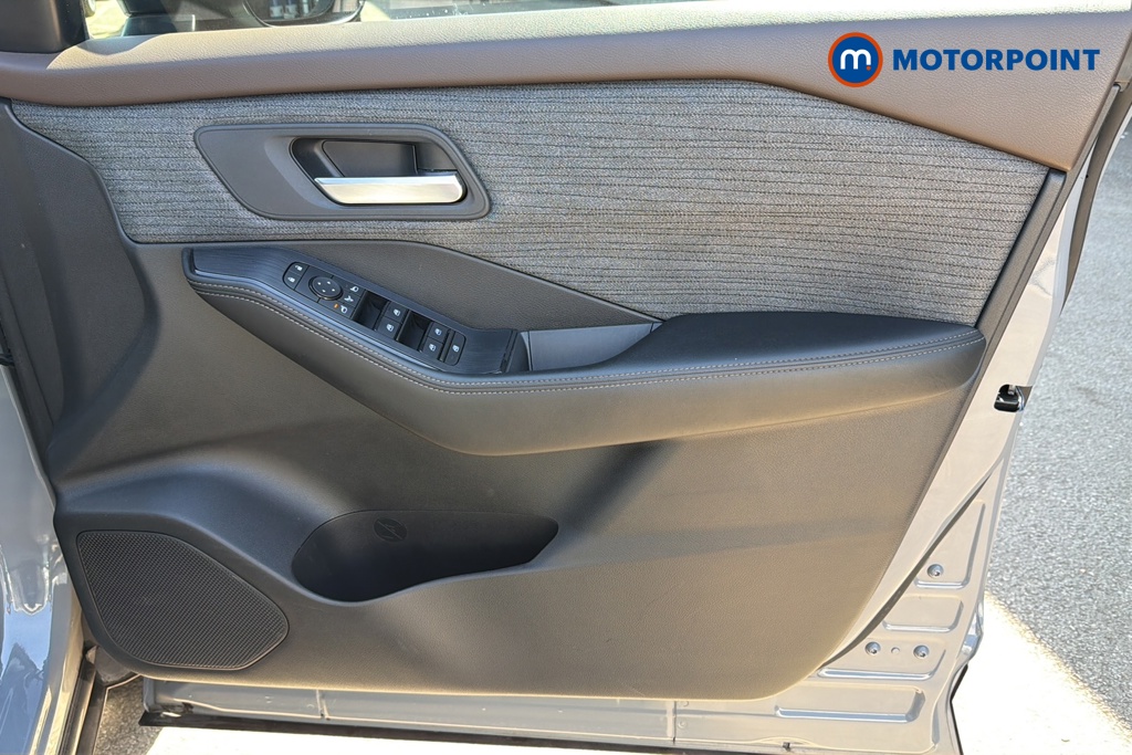 Nissan X-Trail Acenta Premium Automatic Petrol-Electric Hybrid SUV - Stock Number (1646159) - 18th supplementary image