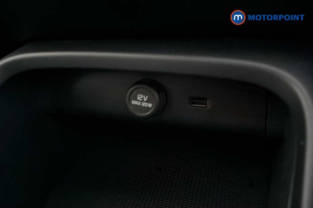 Volvo Xc40 Momentum Manual Petrol SUV - Stock Number (1623208) - 17th supplementary image