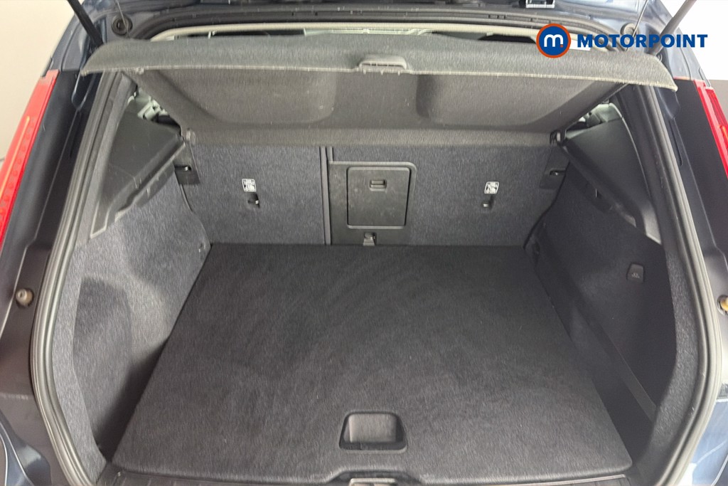 Volvo Xc40 Momentum Manual Petrol SUV - Stock Number (1623208) - 33rd supplementary image
