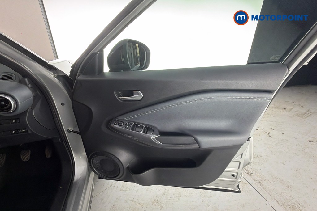 Nissan Juke N-Connecta Manual Petrol SUV - Stock Number (1630602) - 19th supplementary image