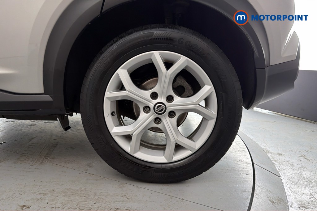 Nissan Juke N-Connecta Manual Petrol SUV - Stock Number (1630602) - 48th supplementary image