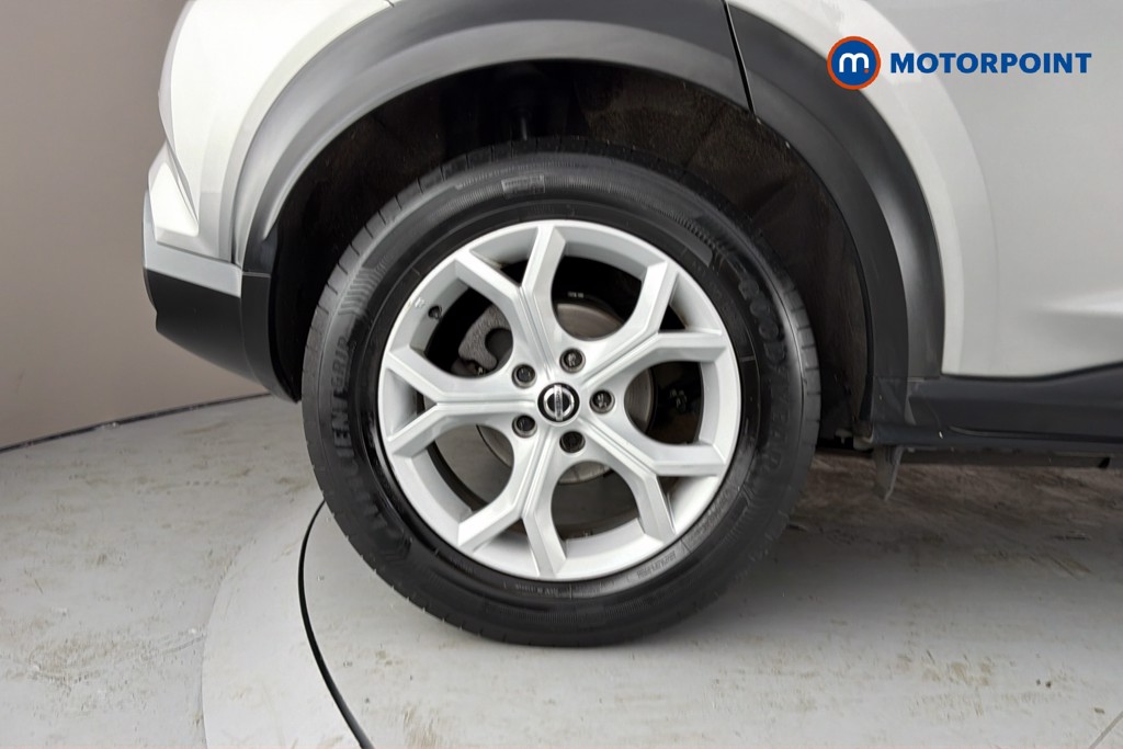 Nissan Juke N-Connecta Manual Petrol SUV - Stock Number (1630602) - 49th supplementary image