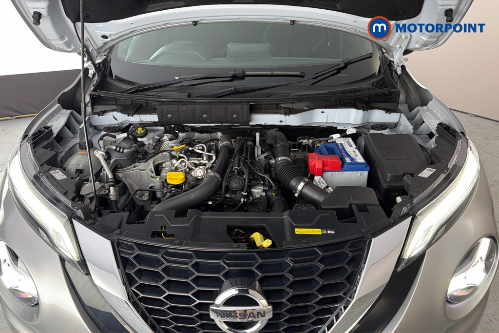 Nissan Juke N-Connecta Manual Petrol SUV - Stock Number (1630602) - 51st supplementary image