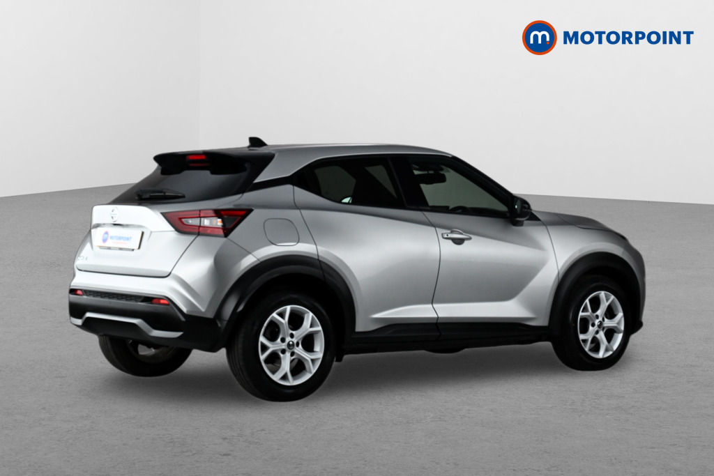 Nissan Juke N-Connecta Manual Petrol SUV - Stock Number (1630602) - Drivers side rear corner