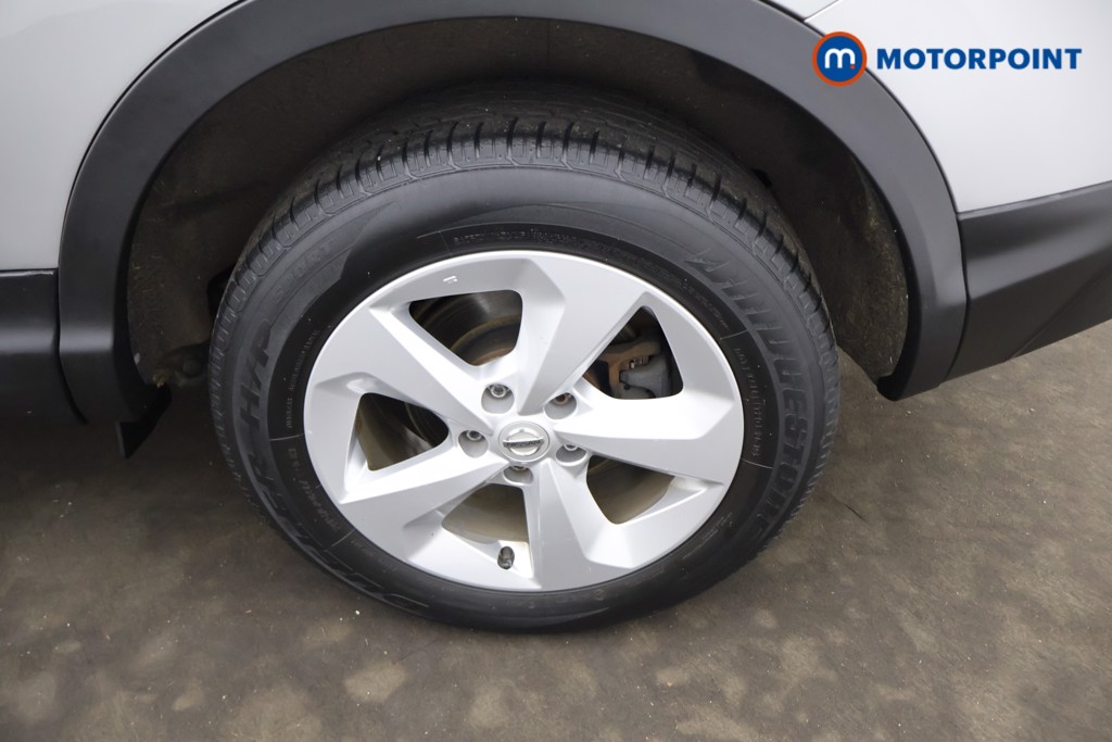Nissan Qashqai Acenta Premium Manual Petrol SUV - Stock Number (1637957) - 2nd supplementary image