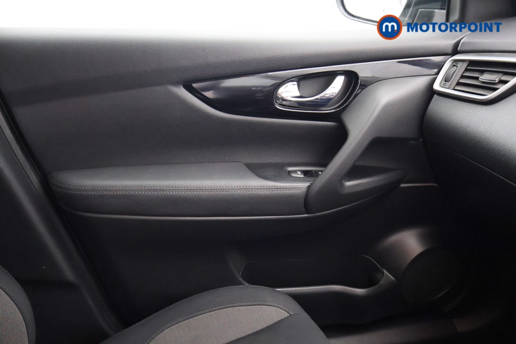 Nissan Qashqai Acenta Premium Manual Petrol SUV - Stock Number (1637957) - 11th supplementary image