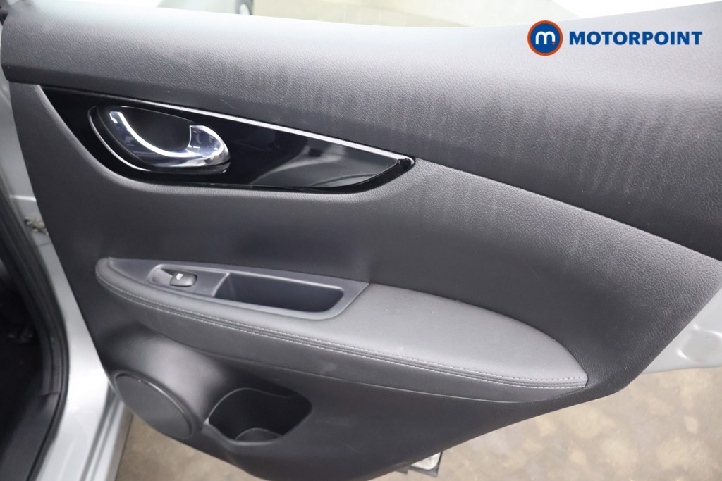 Nissan Qashqai Acenta Premium Manual Petrol SUV - Stock Number (1637957) - 17th supplementary image