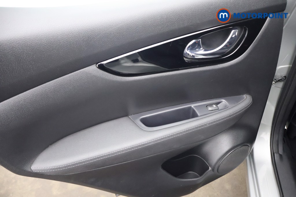 Nissan Qashqai Acenta Premium Manual Petrol SUV - Stock Number (1637957) - 20th supplementary image