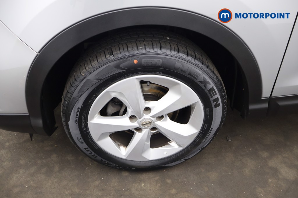 Nissan Qashqai Acenta Premium Manual Petrol SUV - Stock Number (1637957) - 1st supplementary image